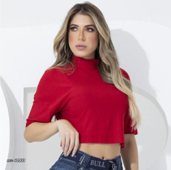 Cropped Soltinho com Gola Alta